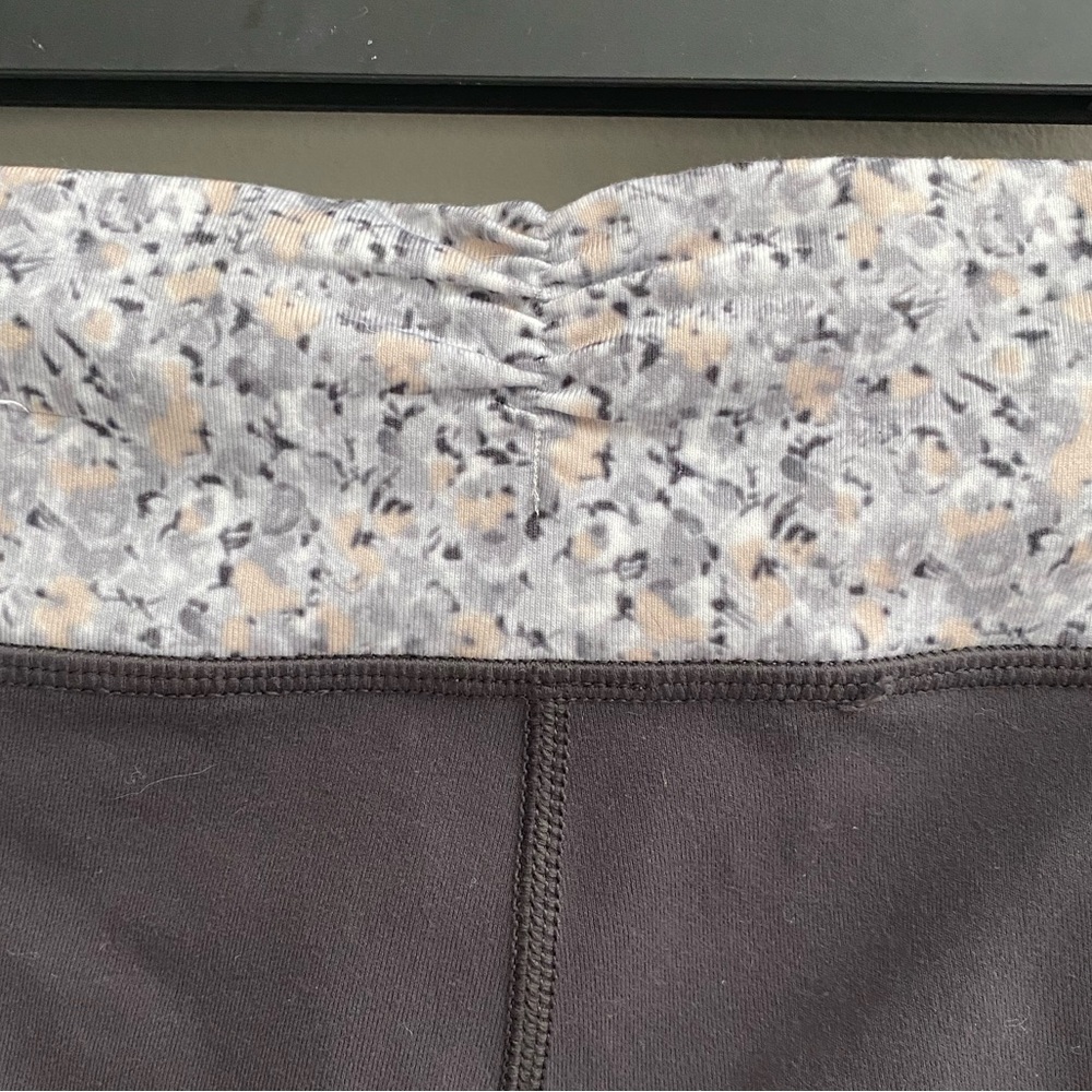 Lululemon Gather & Crow cropped leggings - Picture 7 of 11